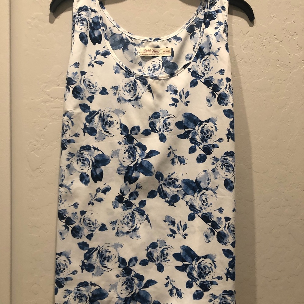 Like New Faded Glory White/Blue Floral Sleeveless